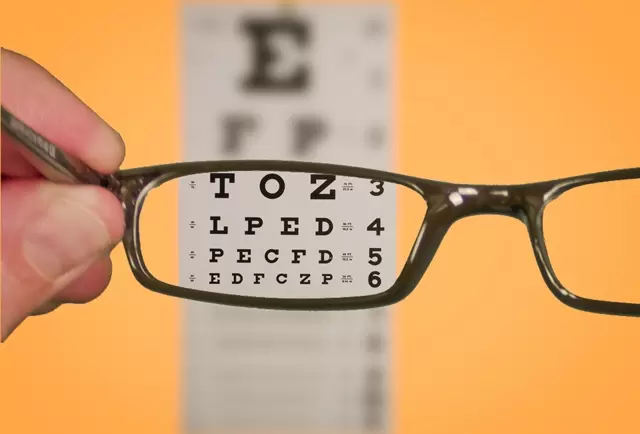 Онлайн-тесты проверки зрения не отменяют выписку рецепта у врача